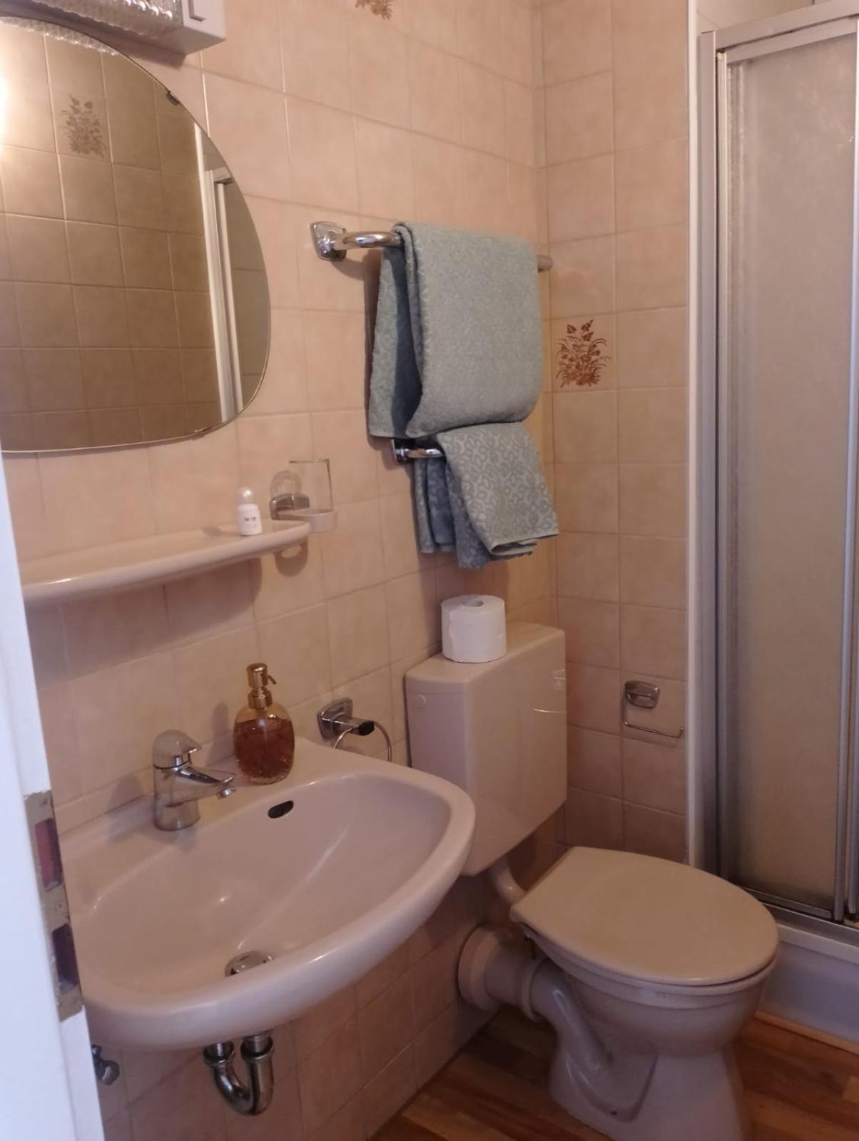 Guesthouse - Weeze Rooms 外观 照片