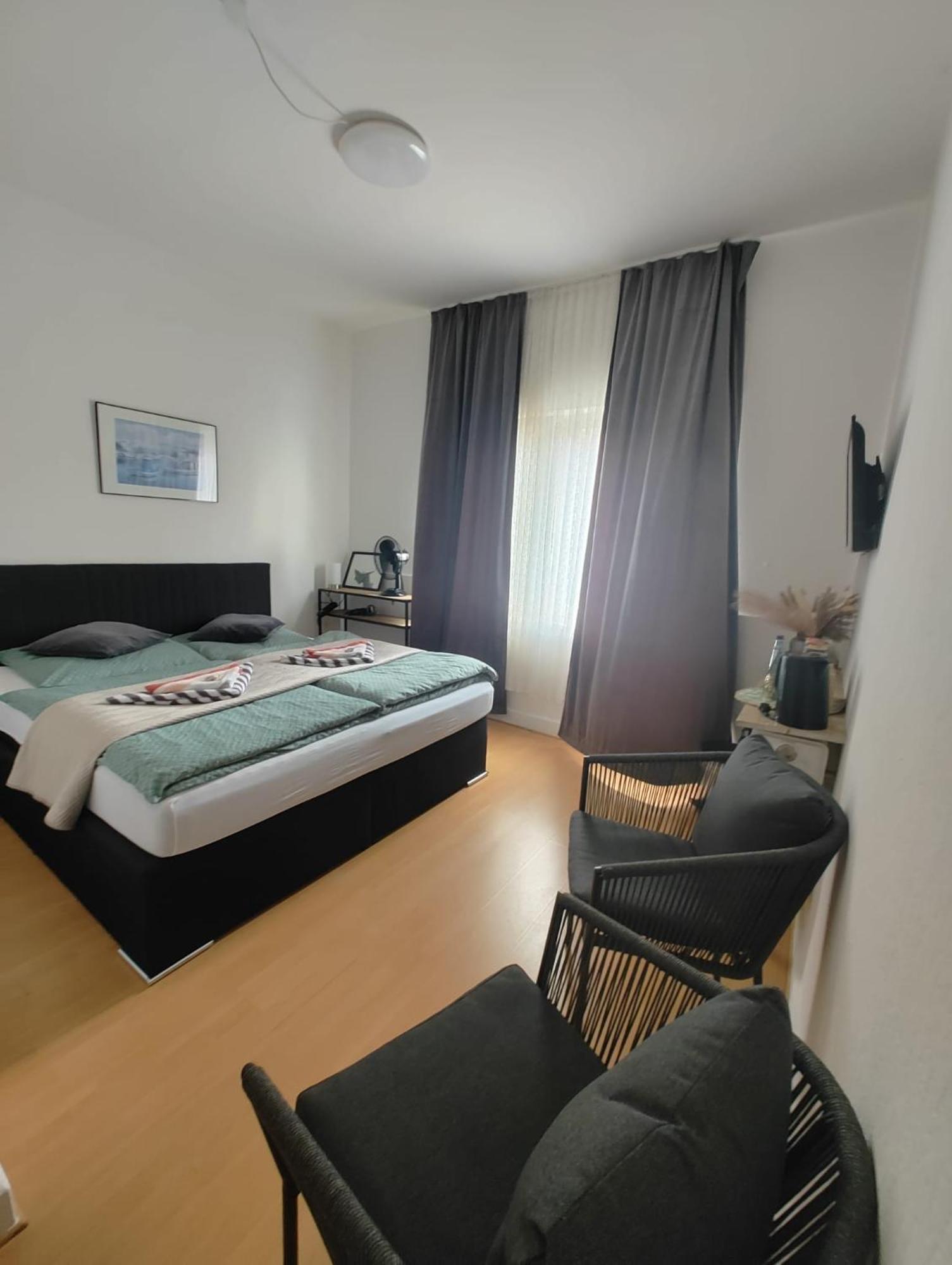Guesthouse - Weeze Rooms 外观 照片